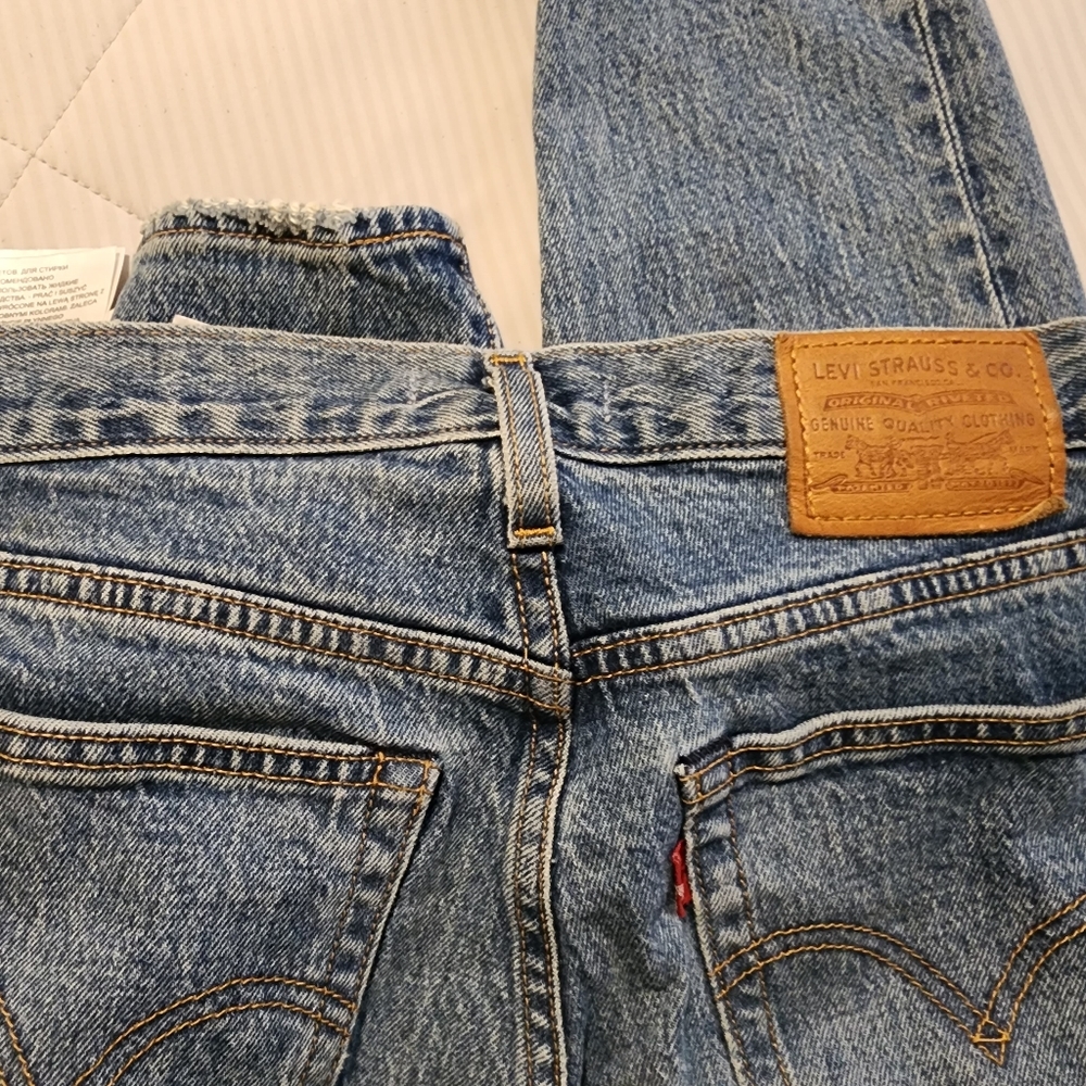 Levi's Wedgie Fit Icon Jeans Medium Wash These Dreams US 25 - Picture 5 of 16
